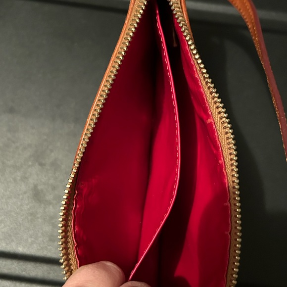 Dooney & Bourke clutch - Picture 3 of 3